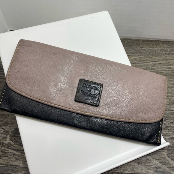 Dooney & Bourke Leather Wallet - Picture 1 of 6